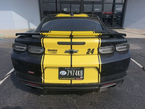 Used 2020 Chevrolet Camaro SS RWD image 5