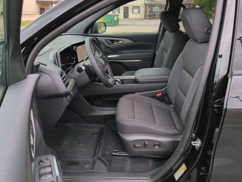 New 2026 Chevrolet Traverse LT w/ Midnight/Sport Edition FWD image 17
