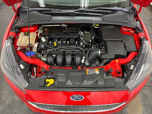 Used 2016 Ford Focus SE w/ Equipment Group 201A FWD image 6