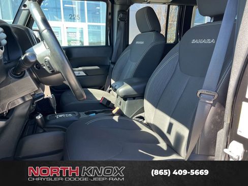 Used 2017 Jeep Wrangler Unlimited Sahara w/ Connectivity Group image 4