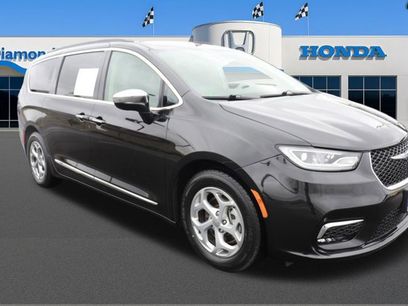 Used 2023 Chrysler Pacifica Limited