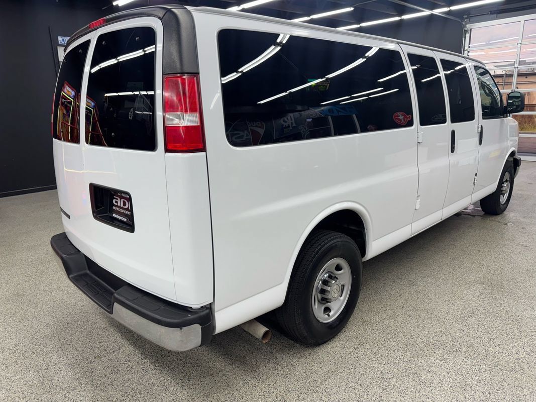 Used 2017 Chevrolet Express 3500 LT w/ LT Preferred Equipment Group RWD image 5