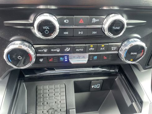 New 2026 Ford F250 Lariat w/ Black Appearance Package AWD/4WD image 25