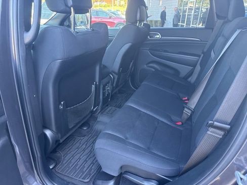 Used 2017 Jeep Grand Cherokee Laredo w/ Quick Order Package 2BE image 14