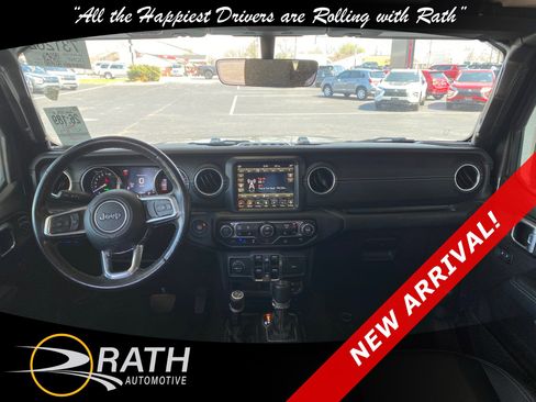 Used 2023 Jeep Wrangler Sahara w/ Cold Weather Group image 15