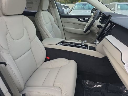 New 2026 Volvo XC60 B5 Ultra w/ Protection Package Premier image 18
