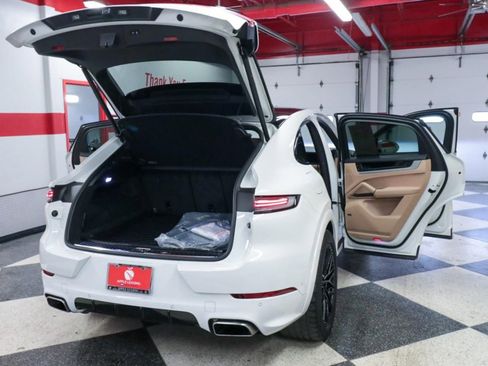 Used 2025 Porsche Cayenne image 31