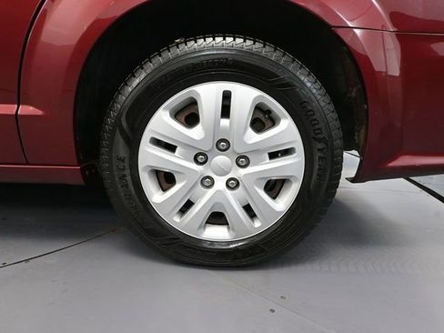 Used 2020 Dodge Grand Caravan SE w/ UConnect Hands-Free Group image 12