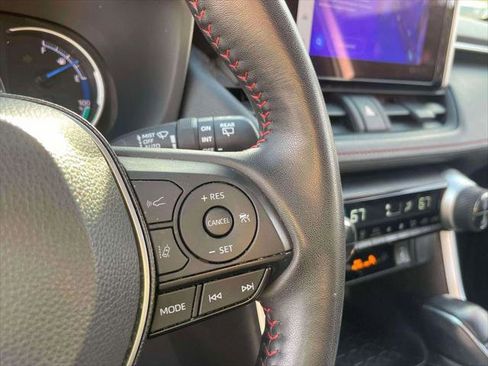 Used 2024 Toyota RAV4 SE w/ Weather & Moonroof Package image 20