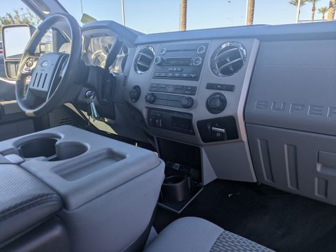 Used 2016 Ford F350 XLT w/ XLT Value Package image 12