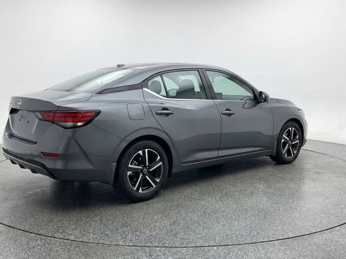 Used 2025 Nissan Sentra SV image 9