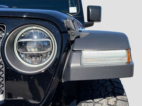 Used 2020 Jeep Gladiator Rubicon image 9