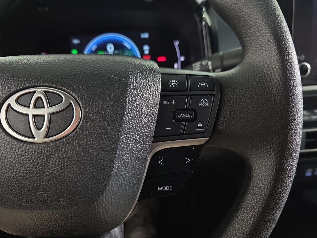 Used 2025 Toyota Camry LE FWD image 14