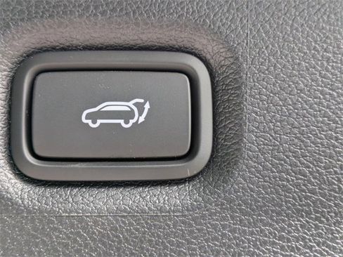 Used 2023 Hyundai Santa Fe SEL image 15