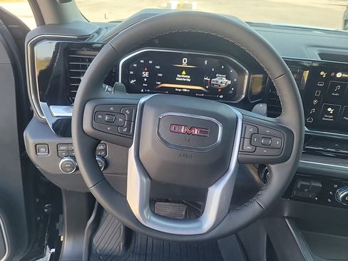 New 2026 GMC Sierra 1500 SLT image 39