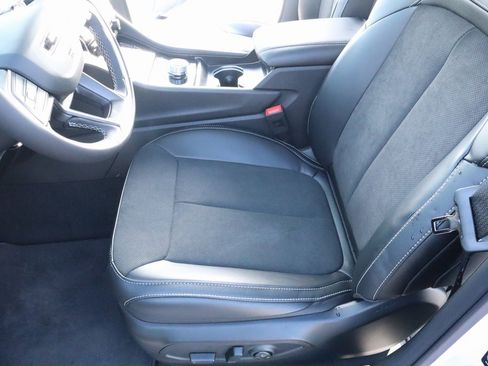 New 2025 Jeep Grand Cherokee Altitude image 11