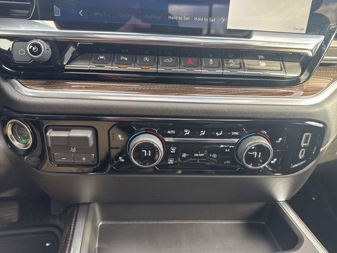 Used 2025 Chevrolet Silverado 1500 RST AWD/4WD image 37