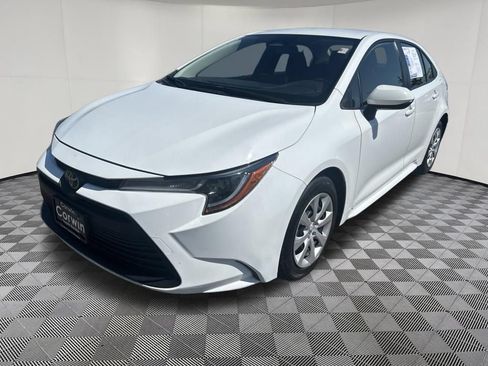 Used 2024 Toyota Corolla LE FWD image 3