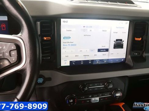 Certified 2023 Ford Bronco Badlands w/ Sasquatch Package AWD/4WD image 19
