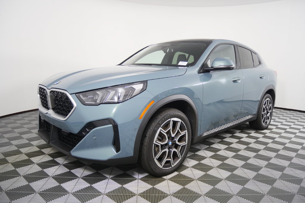 Certified 2025 BMW X2 xDrive28i AWD/4WD image 8