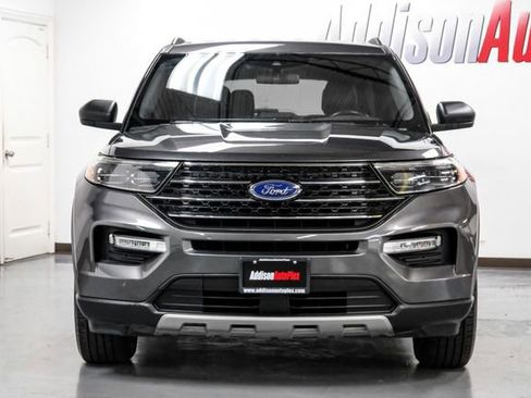 Used 2020 Ford Explorer XLT w/ Equipment Group 202A image 5
