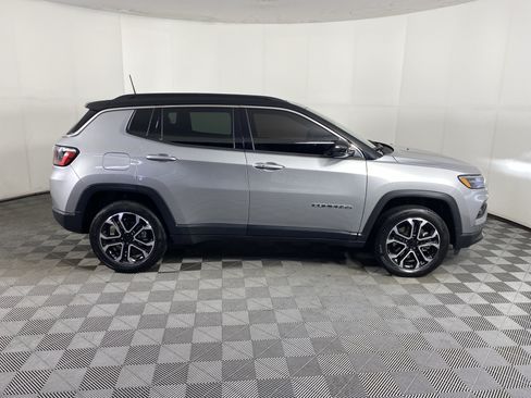 Used 2023 Jeep Compass Limited w/ Sun and Sound Group AWD/4WD image 7