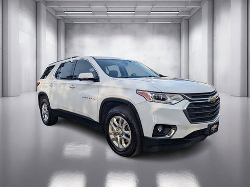 Used 2019 Chevrolet Traverse LT image 3