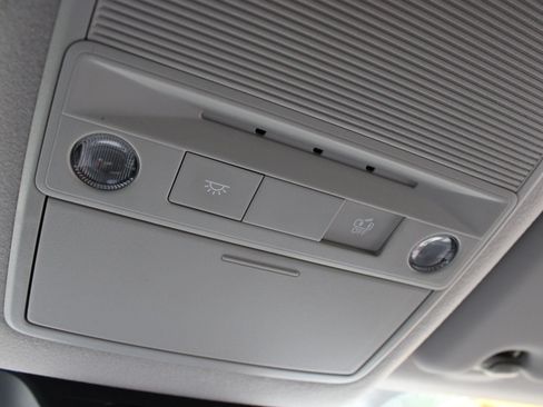 Used 2025 Nissan Kicks SR FWD image 45