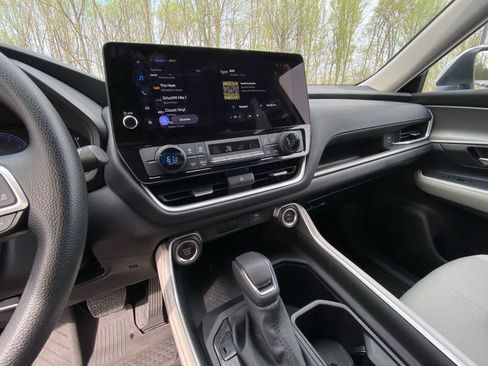 Certified 2025 Toyota Grand Highlander FWD image 23