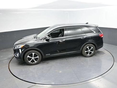 Used 2018 Kia Sorento EX AWD/4WD image 39