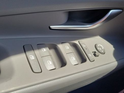 New 2026 Hyundai Elantra Sport FWD image 16