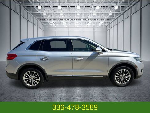 Used 2016 Lincoln MKX Select w/ Select Plus Package FWD image 6