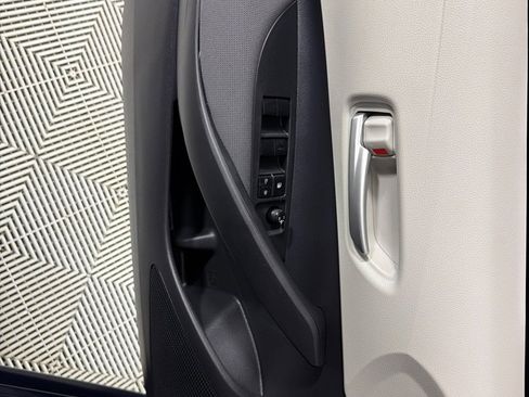 Used 2021 Toyota Corolla LE image 11