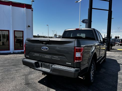 Used 2019 Toyota Tacoma SR5 AWD/4WD image 5