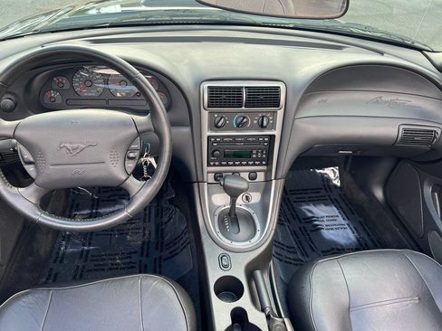 Used 2004 Ford Mustang Convertible RWD image 18