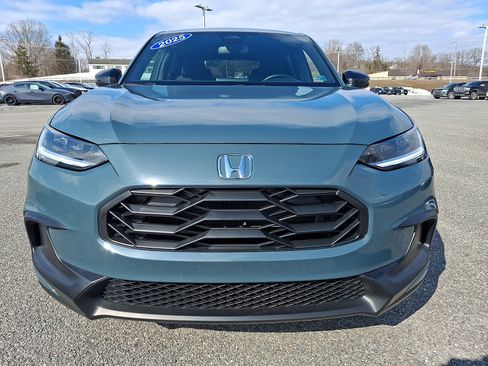Certified 2025 Honda HR-V Sport image 2