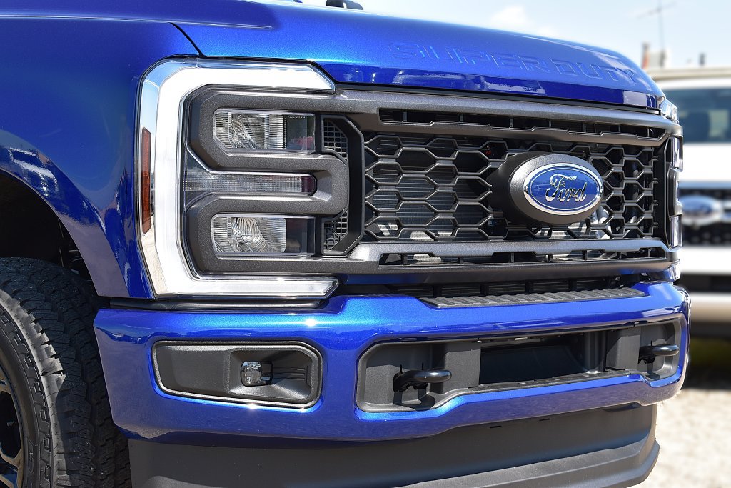 New 2026 Ford F250 XL w/ STX Appearance Package AWD/4WD image 5