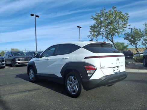 New 2026 Hyundai Kona SE image 4
