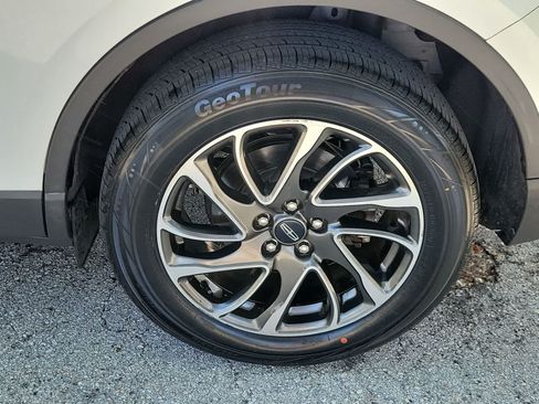 Used 2020 Lincoln Corsair FWD w/ Equipment Group 101A image 16