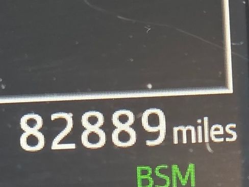 Used 2019 Toyota Highlander XLE FWD image 24