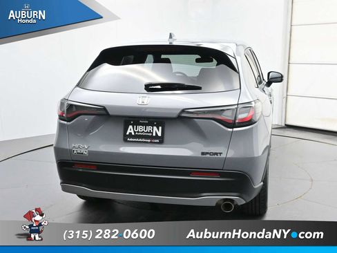 Used 2024 Honda HR-V Sport image 4