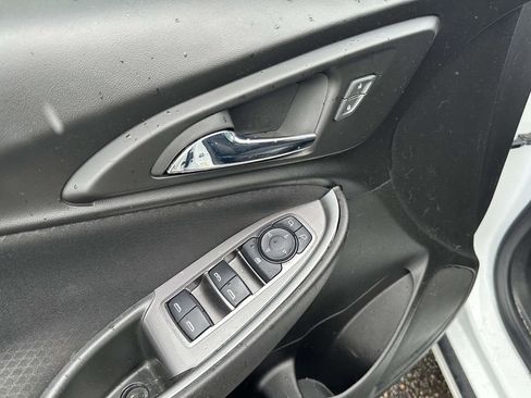 Used 2023 Chevrolet Malibu LT image 17