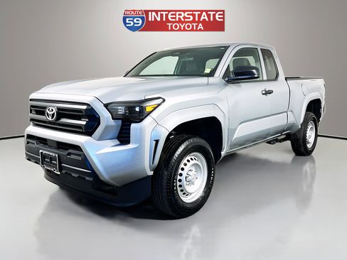 Certified 2025 Toyota Tacoma SR image 3