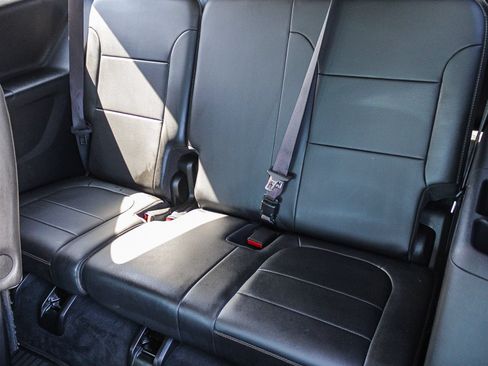 Used 2021 Chevrolet Traverse RS FWD image 19