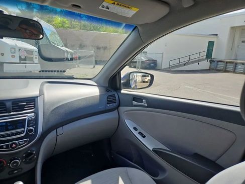 Used 2015 Hyundai Accent GLS FWD image 13