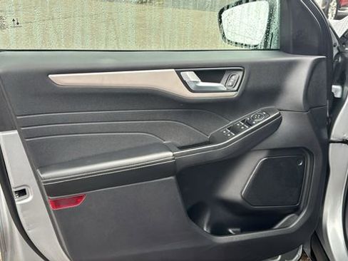 Certified 2022 Ford Escape SEL image 9