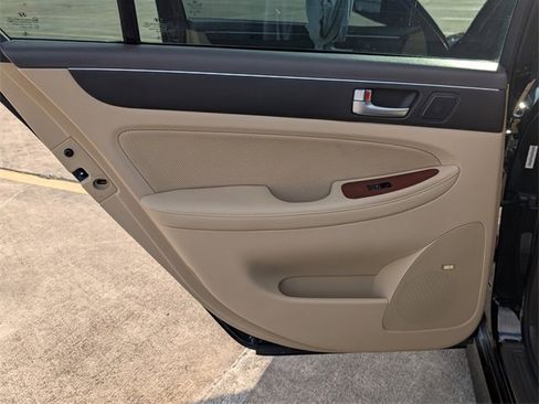 Used 2012 Hyundai Genesis 3.8 w/ Premium Pkg image 24