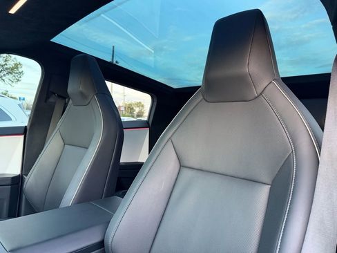 Used 2024 Tesla Cybertruck AWD Crew Cab image 11