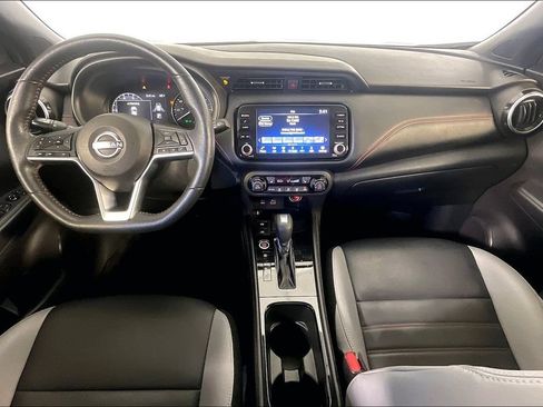 Used 2024 Nissan Kicks SR w/ SR Premium Package FWD image 17