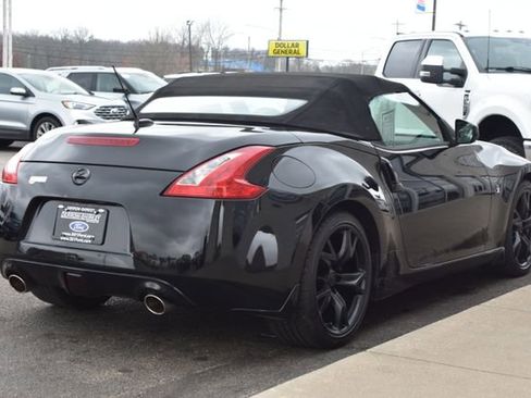 Used 2010 Nissan 370Z Touring w/ Sport Pkg RWD image 10